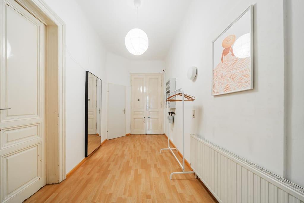 Zentrale Wohnung Fuer Entdecker Вена Экстерьер фото